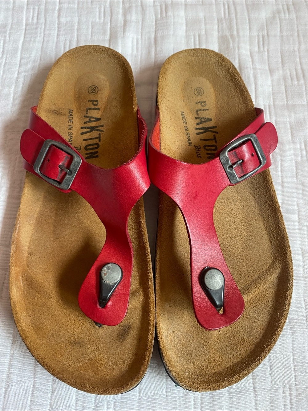 PlAKTON Red Leather Toe-Post Sandals